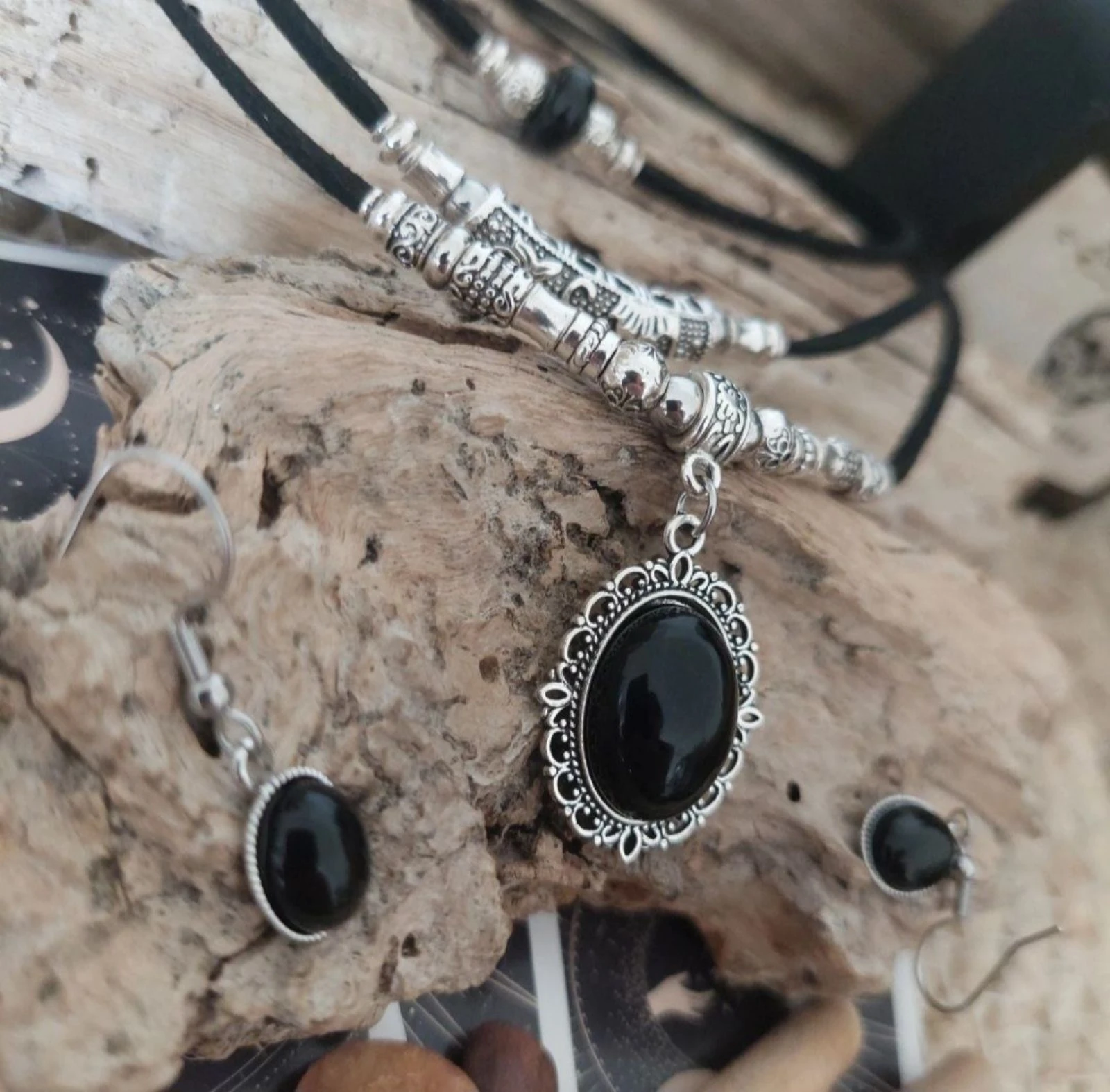 Parure boho mystique triple rangs, Petit camée dentelle obsidienne, noir – photo 7